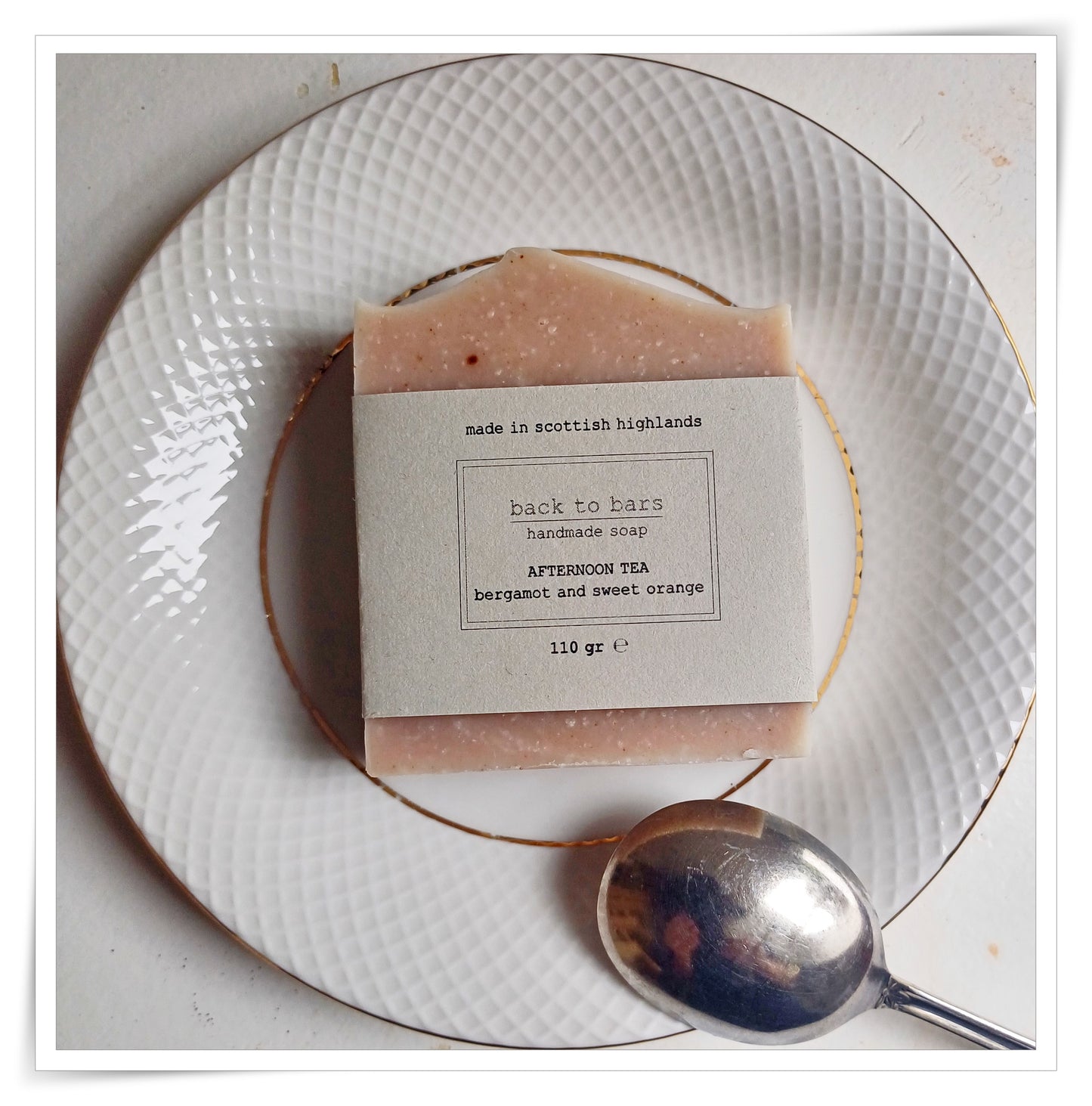 AFTERNOON TEA with rosehip powder, bergamot, sweet orange and litsea cubeba essential oils